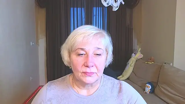 Snapshot of Milana_Milky chatting on December 16, 5:01 am Milana Milky online show from December 16, 5:01 am