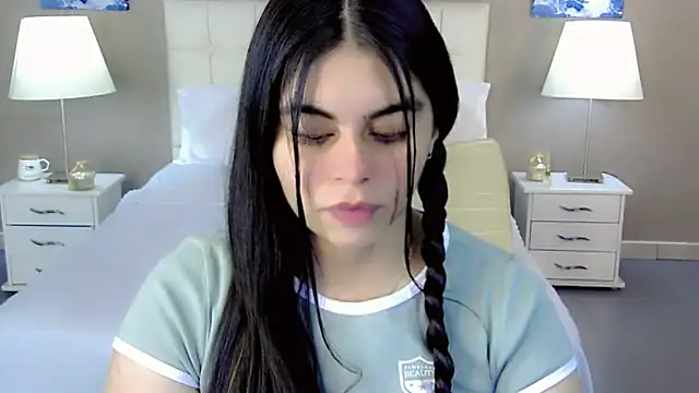 Snapshot of maddissonivanova chatting on September 10, 7:25 pm maddissonivanova online show from September 10, 7:25 pm