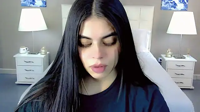 Snapshot of maddissonivanova chatting on October 5, 7:34 pm maddissonivanova online show from October 5, 7:34 pm