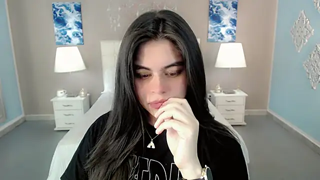 Snapshot of maddissonivanova chatting on October 9, 7:12 pm maddissonivanova online show from October 9, 7:12 pm