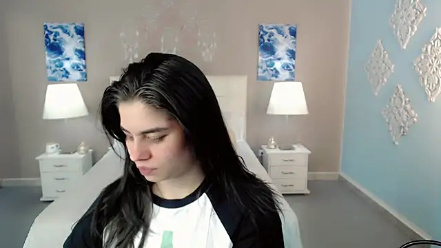 Snapshot of maddissonivanova chatting on October 10, 7:13 pm maddissonivanova online show from October 10, 7:13 pm