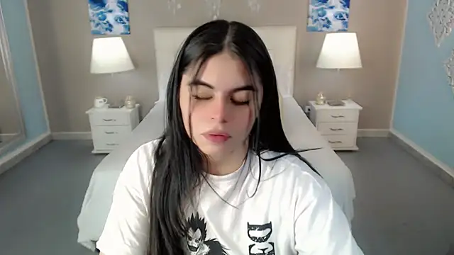 Snapshot of maddissonivanova chatting on October 11, 7:23 pm maddissonivanova online show from October 11, 7:23 pm