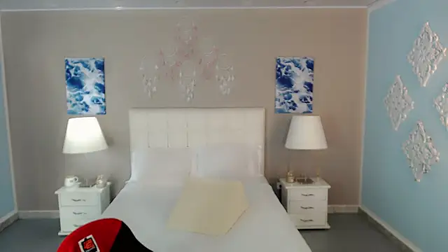 Snapshot of maddissonivanova chatting on October 12, 7:13 pm maddissonivanova online show from October 12, 7:13 pm