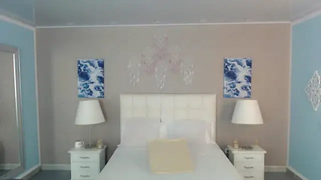 Snapshot of maddissonivanova chatting on October 17, 7:27 pm maddissonivanova online show from October 17, 7:27 pm