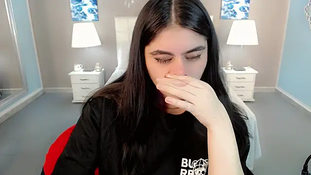 Snapshot of maddissonivanova chatting on October 18, 12:06 pm maddissonivanova online show from October 18, 12:06 pm