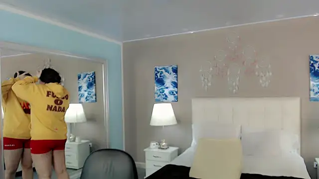 Snapshot of maddissonivanova chatting on October 24, 2:30 am maddissonivanova online show from October 24, 2:30 am