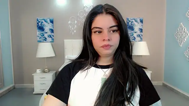 Snapshot of maddissonivanova chatting on October 24, 7:10 pm maddissonivanova online show from October 24, 7:10 pm