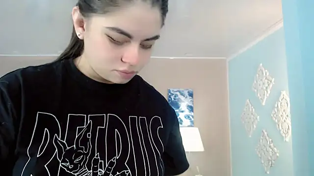 Snapshot of maddissonivanova chatting on October 25, 6:57 pm maddissonivanova online show from October 25, 6:57 pm