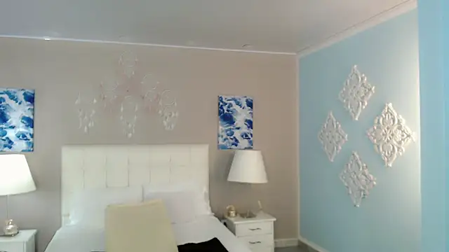 Snapshot of maddissonivanova chatting on October 30, 7:03 pm maddissonivanova online show from October 30, 7:03 pm