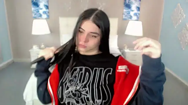 Snapshot of maddissonivanova chatting on November 3, 7:15 pm maddissonivanova online show from November 3, 7:15 pm