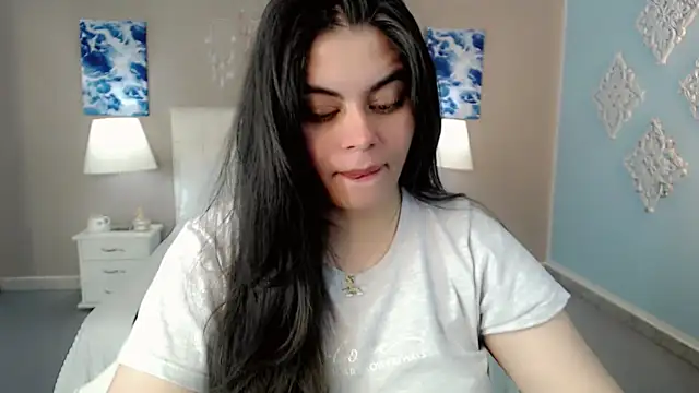 Snapshot of maddissonivanova chatting on November 9, 1:48 am maddissonivanova online show from November 9, 1:48 am