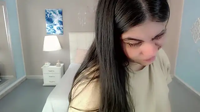 Snapshot of maddissonivanova chatting on November 17, 7:19 pm maddissonivanova online show from November 17, 7:19 pm