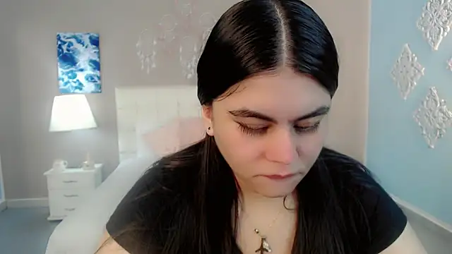 Snapshot of maddissonivanova chatting on November 18, 7:07 pm maddissonivanova online show from November 18, 7:07 pm