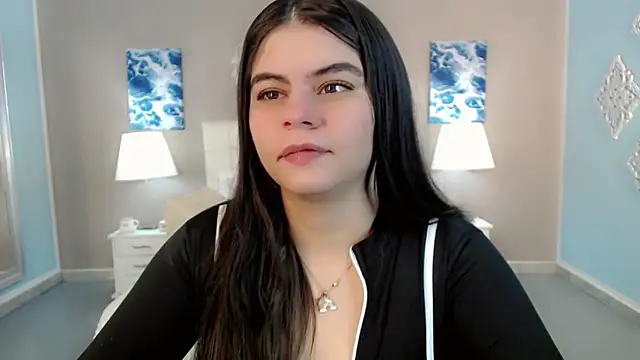 Snapshot of maddissonivanova chatting on November 25, 2:28 pm maddissonivanova online show from November 25, 2:28 pm