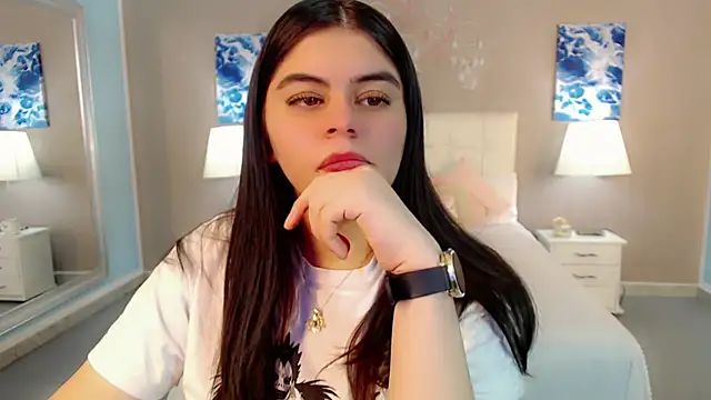 Snapshot of maddissonivanova chatting on November 28, 6:43 pm maddissonivanova online show from November 28, 6:43 pm