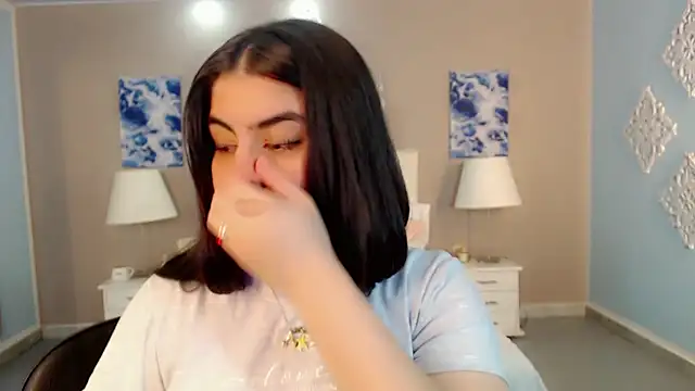 Snapshot of maddissonivanova chatting on November 30, 7:07 pm maddissonivanova online show from November 30, 7:07 pm