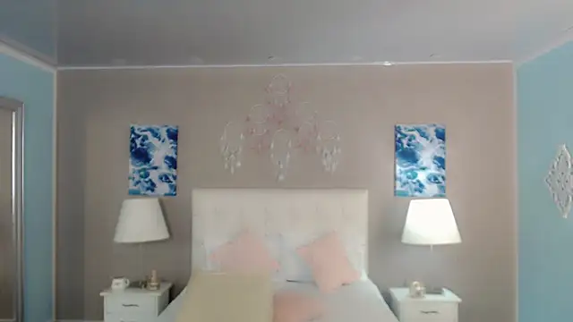 Snapshot of maddissonivanova chatting on December 2, 5:52 pm maddissonivanova online show from December 2, 5:52 pm