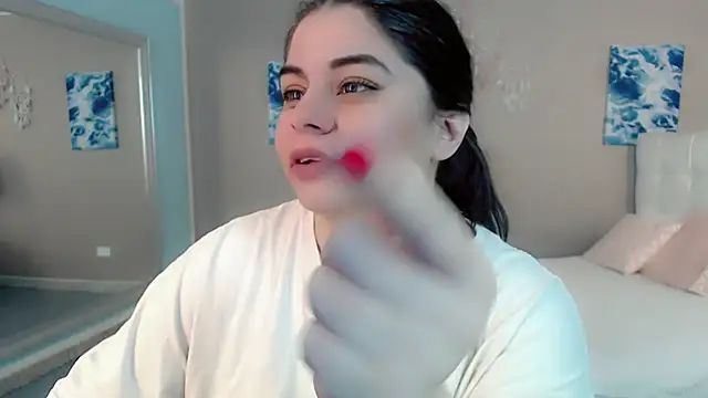 maddissonivanova online show from February 7, 6:55 pm