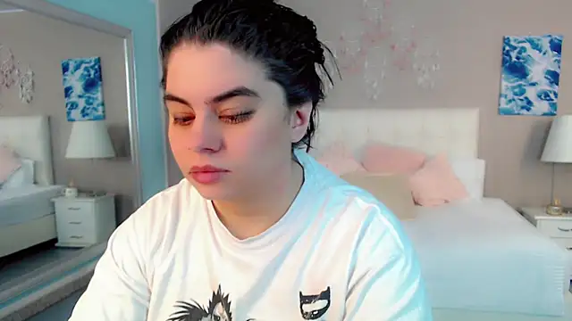 Snapshot of maddissonivanova chatting on April 7, 7:14 pm maddissonivanova online show from April 7, 7:14 pm