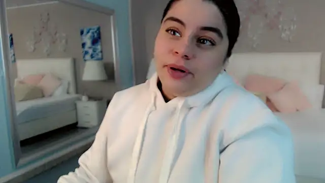 Snapshot of maddissonivanova chatting on April 17, 7:06 pm maddissonivanova online show from April 17, 7:06 pm