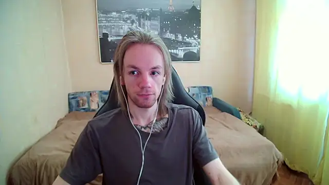 Snapshot of AdamDickens chatting on September 12, 8:58 am AdamDickens online show from September 12, 8:58 am