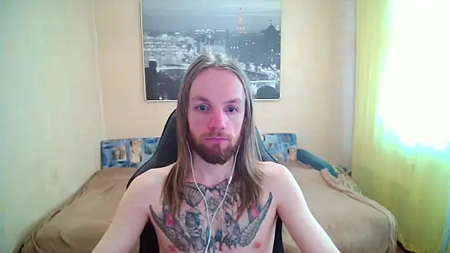 Snapshot of AdamDickens chatting on June 16, 11:02 am AdamDickens online show from June 16, 11:02 am