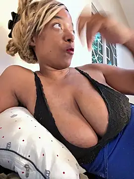 iriebusty online show from April 16, 11:22 am