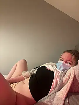 hazel wood21 online show from February 24, 7:23 pm