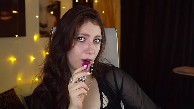 Mary Miiller online show from November 26, 10:16 am