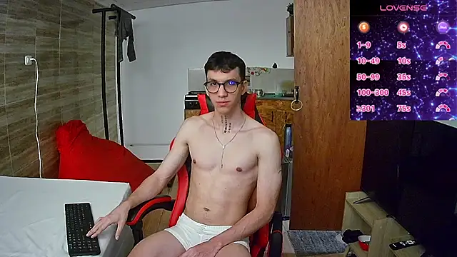 Snapshot of angelicious_ chatting on October 23, 11:53 am angelicious online show from October 23, 11:53 am