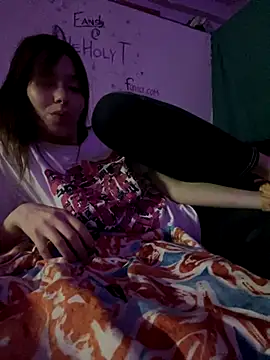 Snapshot of the_holy_t chatting on November 15, 5:20 pm the holy t online show from November 15, 5:20 pm