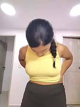 Snapshot of Eimy-04 chatting on June 21, 12:57 am Eimy-04 online show from June 21, 12:57 am
