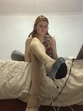 Snapshot of jasminebrooksx chatting on June 15, 8:44 pm jasminebrooksx online show from June 15, 8:44 pm