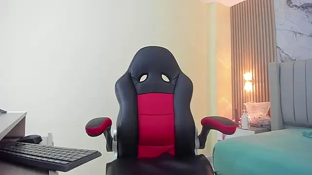 AURORAMARTIN2 online show from November 5, 7:36 pm