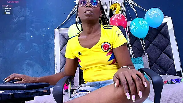 Snapshot of ebony__jheim chatting on July 7, 12:42 pm ebony jheim online show from July 7, 12:42 pm
