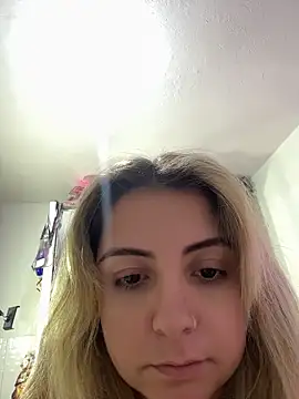 Snapshot of sophiemonroevip chatting on May 25, 12:00 pm sophiemonroevip online show from May 25, 12:00 pm
