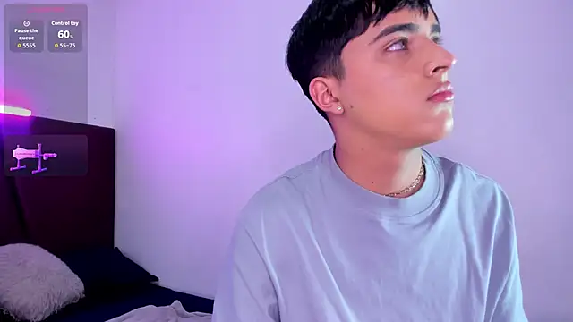 Snapshot of Lucass_love chatting on September 17, 1:46 pm Lucass love online show from September 17, 1:46 pm