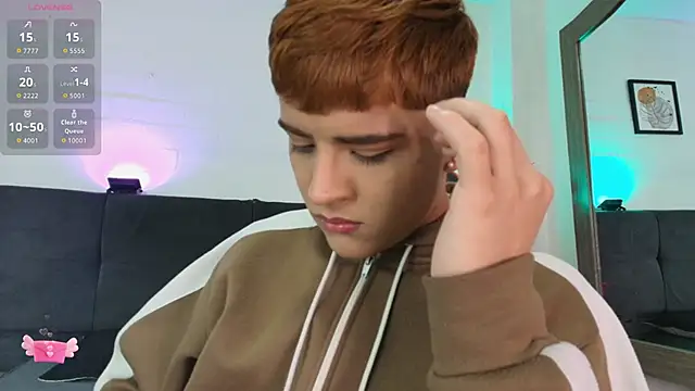 Snapshot of Lucass_love chatting on June 12, 1:21 pm Lucass love online show from June 12, 1:21 pm