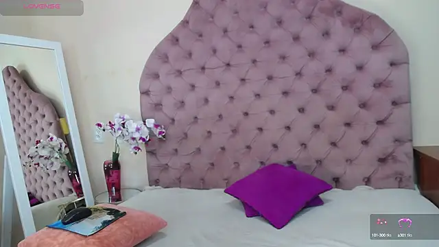 Snapshot of _Agata_ chatting on March 14, 8:10 am Agata online show from March 14, 8:10 am