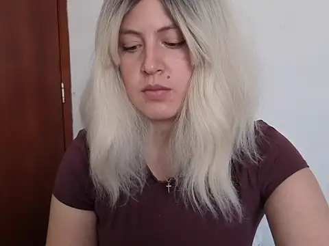 francescaasmith online show from April 22, 6:20 pm