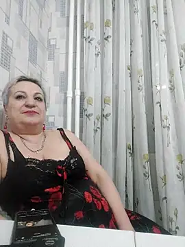 StarNicole online show from November 4, 6:18 pm