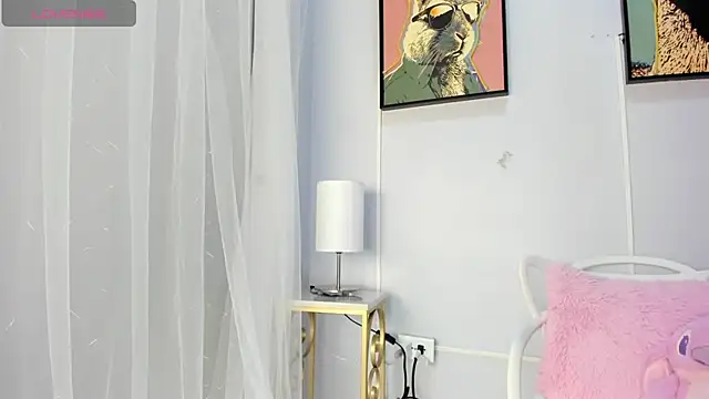 Snapshot of dulce_fiore07 chatting on June 6, 12:10 pm dulce fiore07 online show from June 6, 12:10 pm