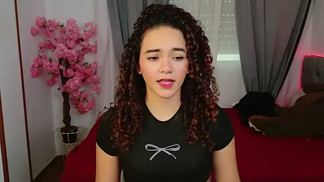 Snapshot of Taylor_Tina chatting on October 10, 8:57 am Taylor Tina online show from October 10, 8:57 am