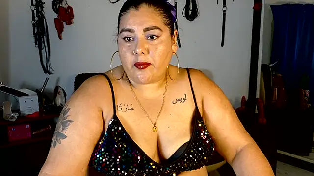 Snapshot of AndreaKinky chatting on July 23, 9:24 pm AndreaKinky online show from July 23, 9:24 pm