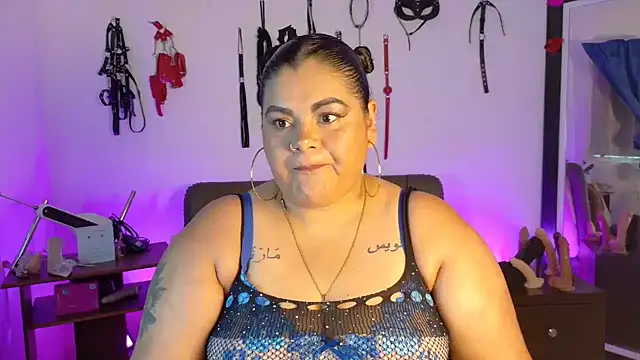 Snapshot of AndreaKinky chatting on July 26, 9:11 pm AndreaKinky online show from July 26, 9:11 pm