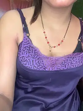 Snapshot of SEXY-SIMI-BHABI chatting on May 9, 2:28 am SEXY-SIMI-BHABI online show from May 9, 2:28 am