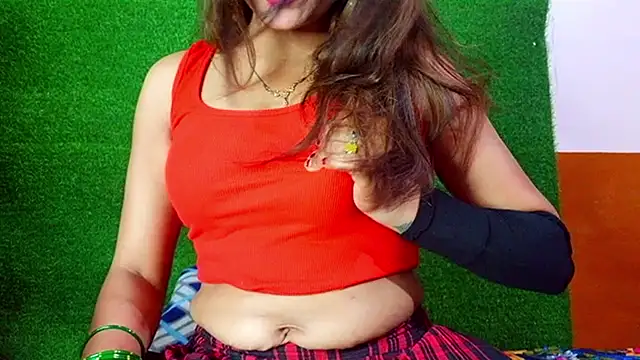 Snapshot of SEXY-SIMI-BHABI chatting on May 15, 6:09 am SEXY-SIMI-BHABI online show from May 15, 6:09 am