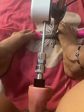 Snapshot of SEXY-SIMI-BHABI chatting on June 15, 4:20 pm SEXY-SIMI-BHABI online show from June 15, 4:20 pm
