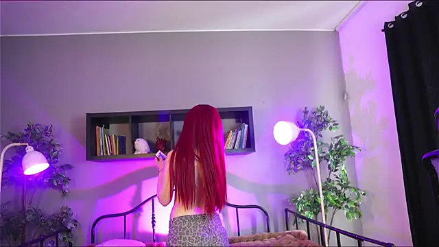 Snapshot of Sabrina_bloom chatting on October 22, 1:00 pm Sabrina bloom online show from October 22, 1:00 pm