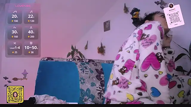 Snapshot of Nocturnawitch chatting on October 24, 1:07 pm Nocturnawitch online show from October 24, 1:07 pm